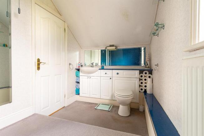 Borden Lane bathroom1https://login.vebraalto.com/#