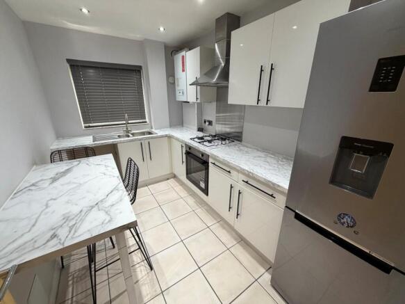 1 george court kitchen.jpg
