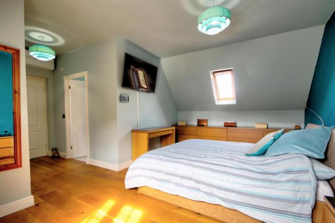 Bedroom 1: