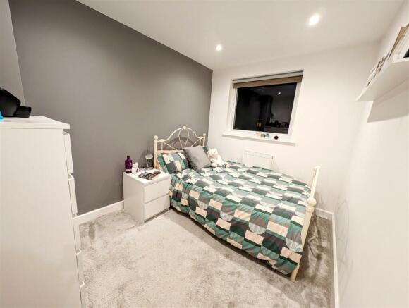 bed 2.jpg