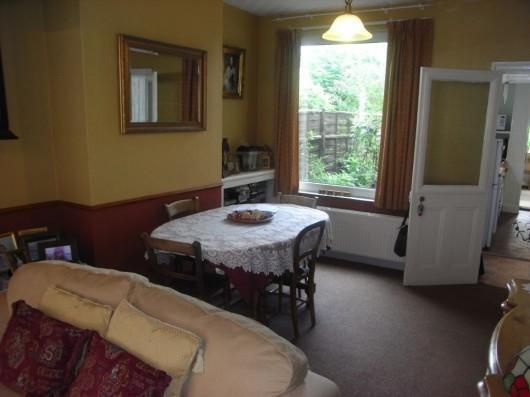 Lounge/Dining Area