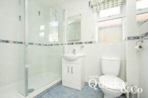 9, Brookside, Canvey Island SS8 9XY