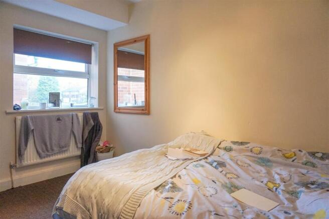 5 bed Flat to rent Image 9
