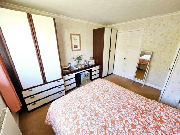 2 bed Semi-Detached Bungalow for sale Image 11