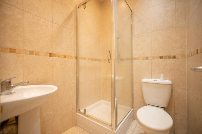 2 bed Flat to rent Image 10