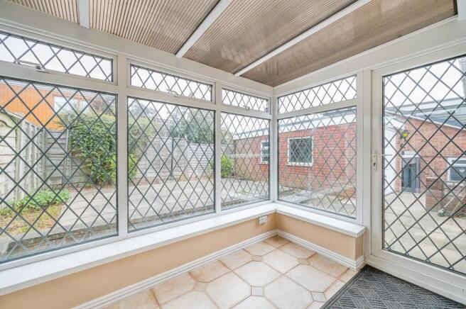 2 bed Semi-Detached Bungalow for sale Image 9