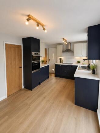 3 bed Semi-Detached to rent Image 4