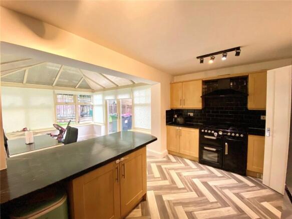 4 bed Town House for sale Image 6