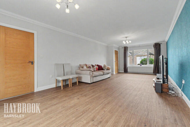 4 bed Detached for sale Image 7