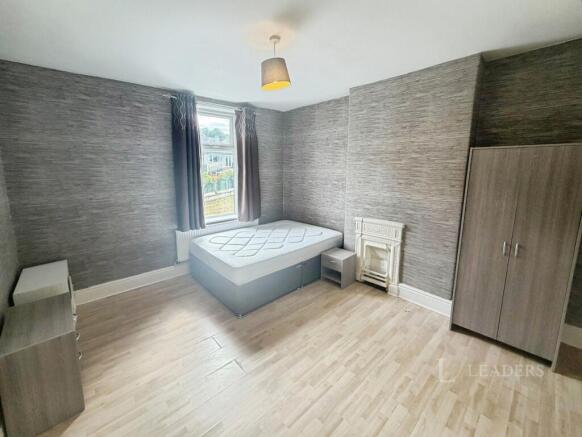 3 bed Terraced to rent Image 6