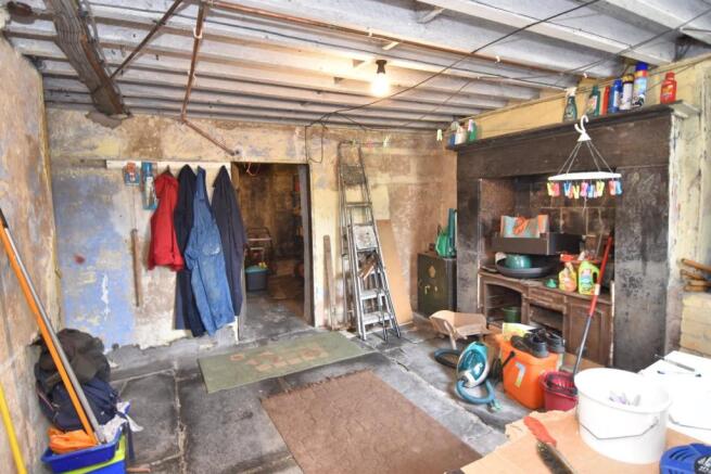 FORMER KITCHEN/UTILITY ROOM