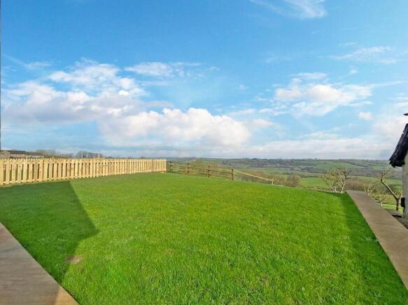 4 bed Mews to rent Image 12