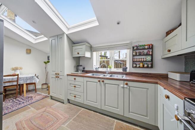 3 bed Semi-Detached for sale Image 4