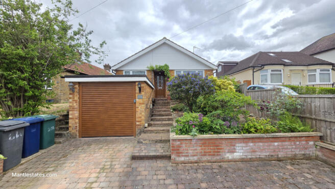 3 bed bungalow for sale Crescent Road, East Barne