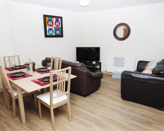 5 bed Flat to rent Image 5