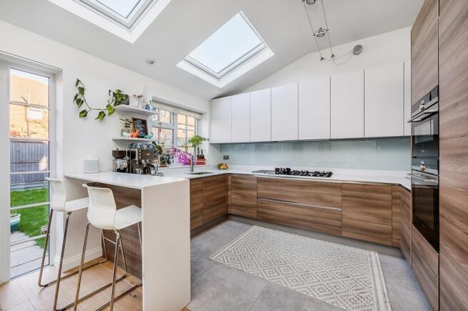 Stunning, Integrated Kitchen/B'fast Area