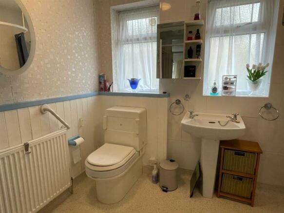 Shower Room.jpg