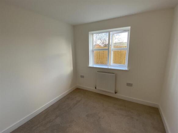2 bed Apartment to rent Image 5