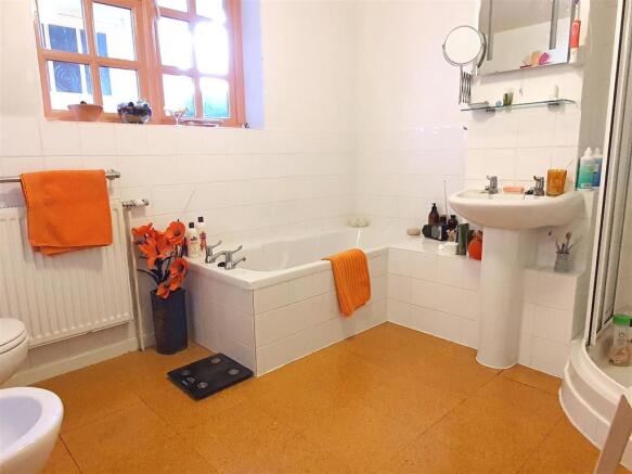 Photo 16