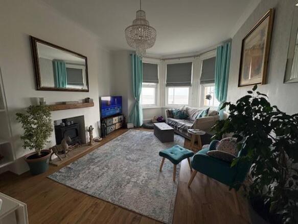Lounge new 1.jpg