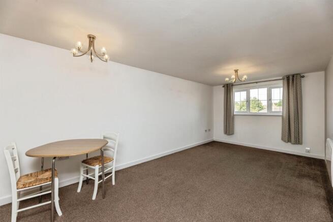 2 bed Apartment for sale Image 5