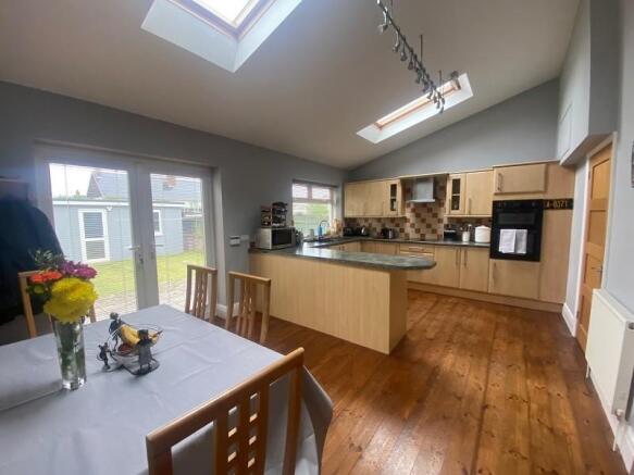 Kitchen/Breakfast Room