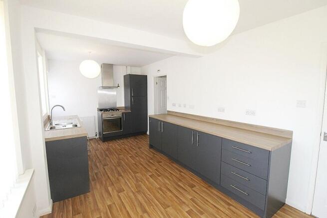 3 bed Semi-Detached for sale Image 9