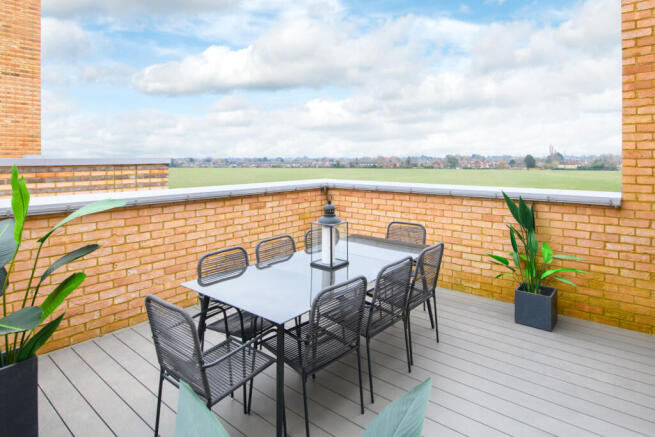 Courtyard penthouse terrace