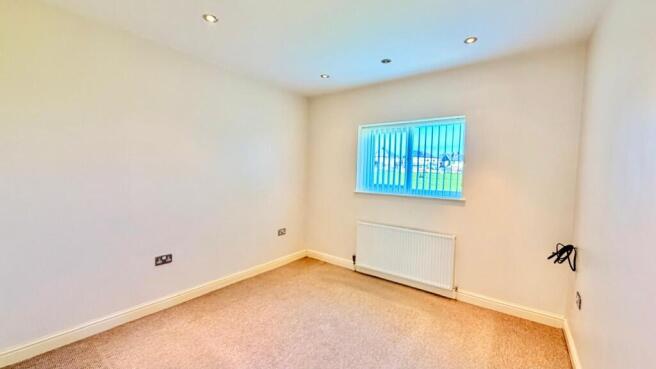 1 bed Detached for sale Image 6