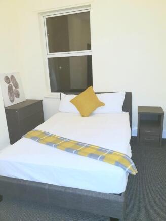 3 bed Terraced to rent Image 5