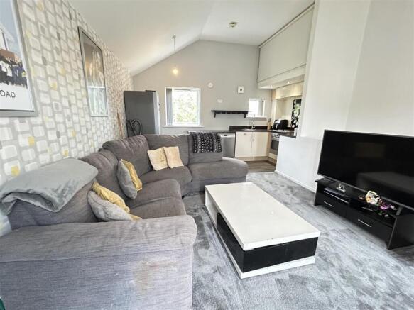 2 bed Apartment for sale Image 7