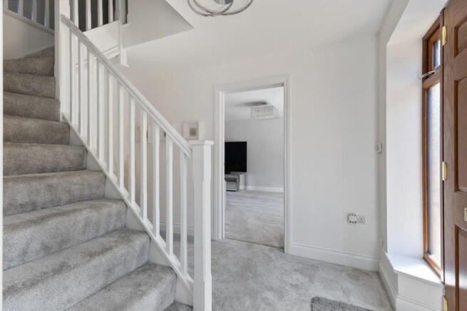 6 bed Detached for sale Image 10