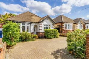 50, St Clair Drive, Worcester Park KT4 8UQ