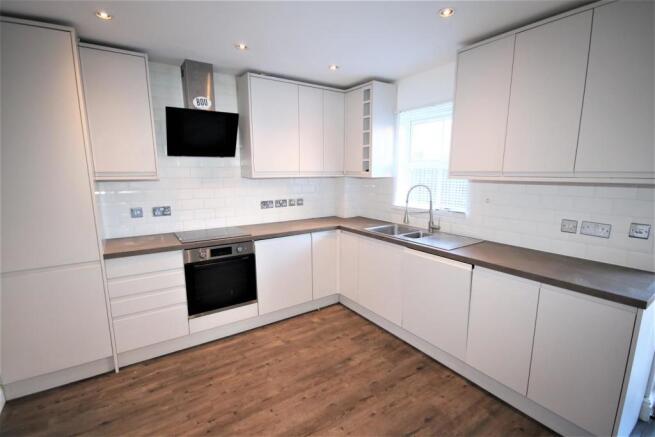Kitchen b.JPG