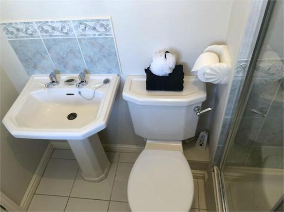 En-Suite Shower Roo