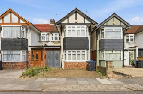 Empire Avenue, London