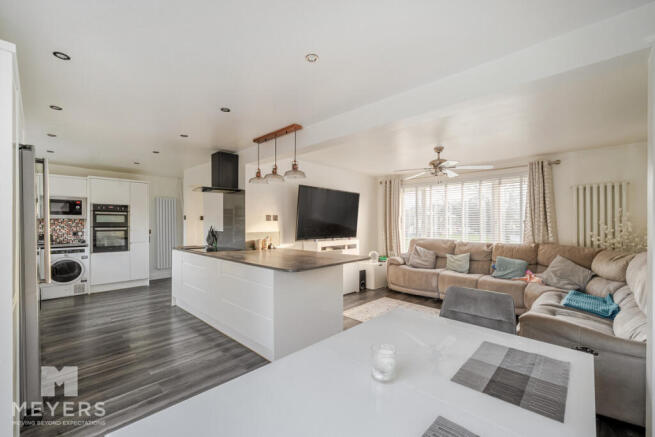 Lake Drive, Hamworthy, Poole, BH15 photo 4