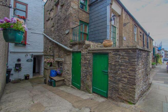2 bed Terraced for sale Image 9