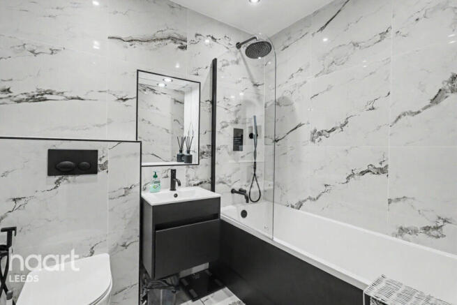 2 bed Apartment for sale Image 12