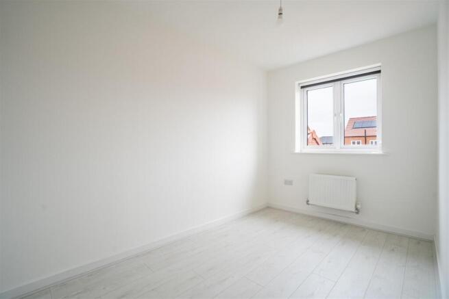 2 bed Semi-Detached to rent Image 10