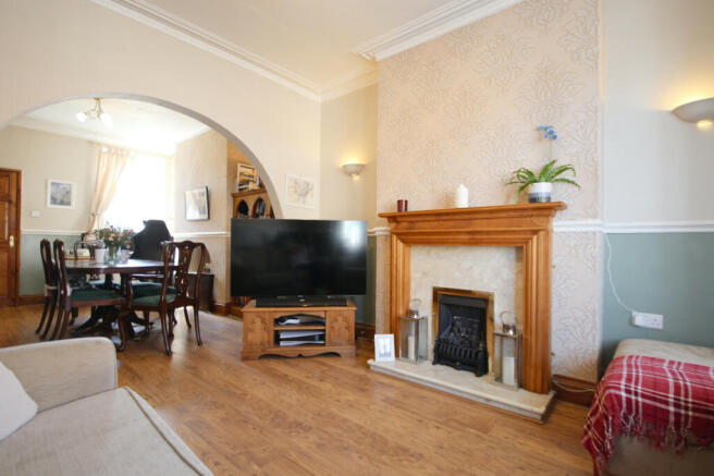 Lounge/Dining Room
