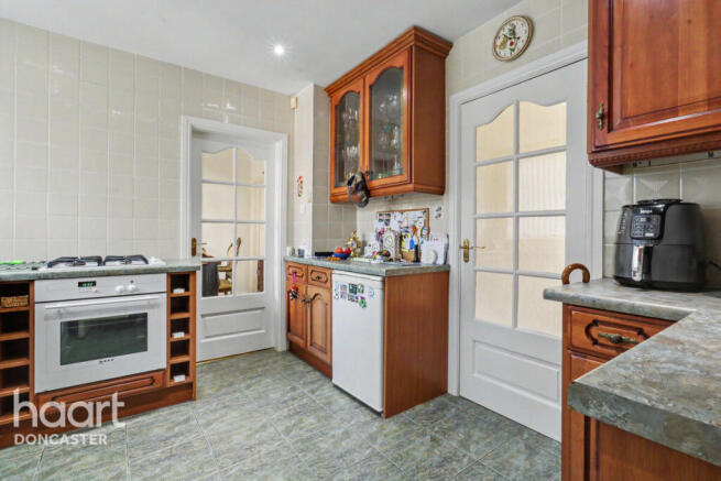 3 bed Semi-Detached for sale Image 7
