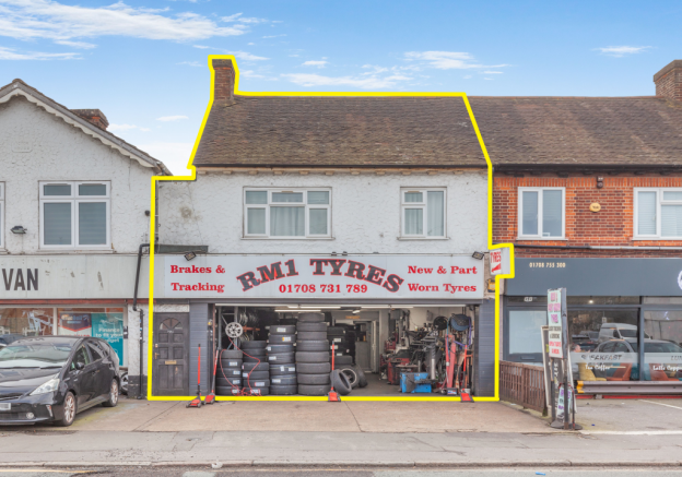 70 Brentwood Rd, Romford RM1 2EP