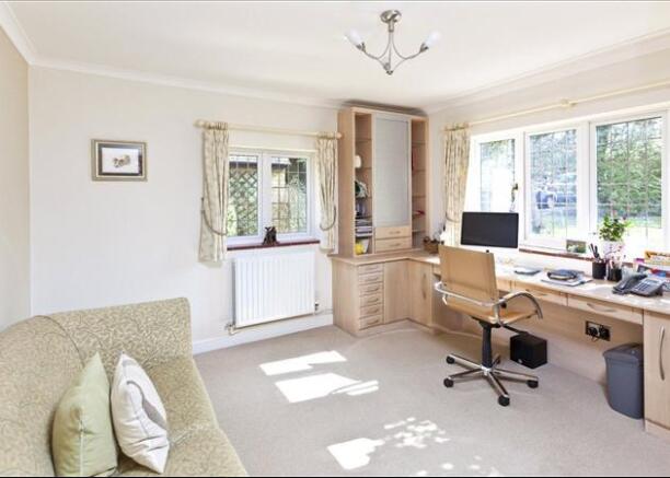 Study/Fourth Bedroom