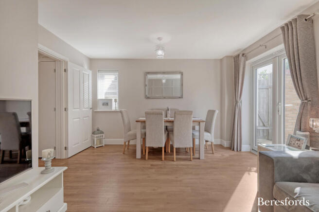 Mellowes Road, Hornchurch, RM11 photo 4