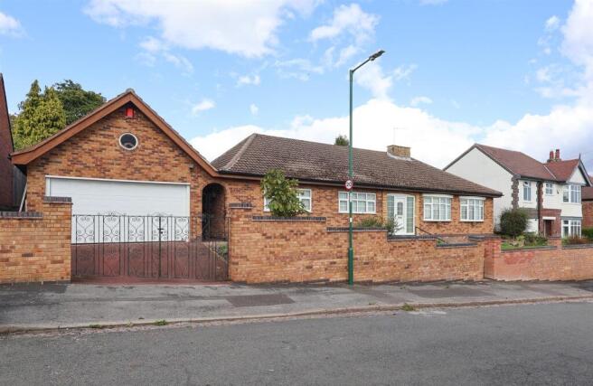 Barnet Road Nottingham, NG3 7AQ