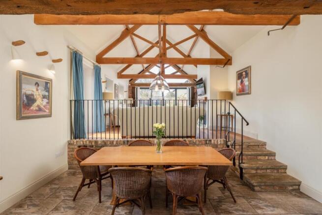 4 bed House for sale Image 6