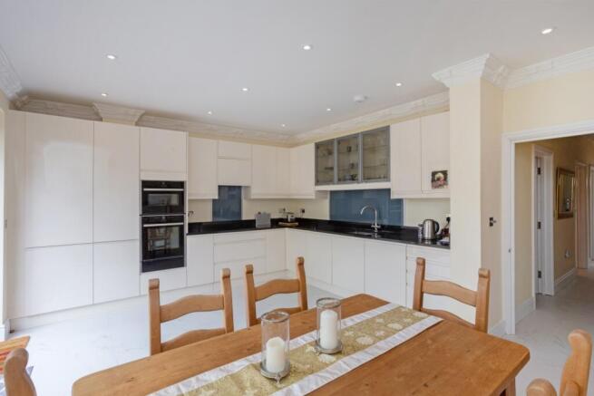 67 Wycombe Road 3...