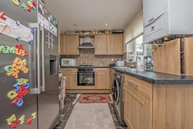 3 bed Semi-Detached for sale Image 4