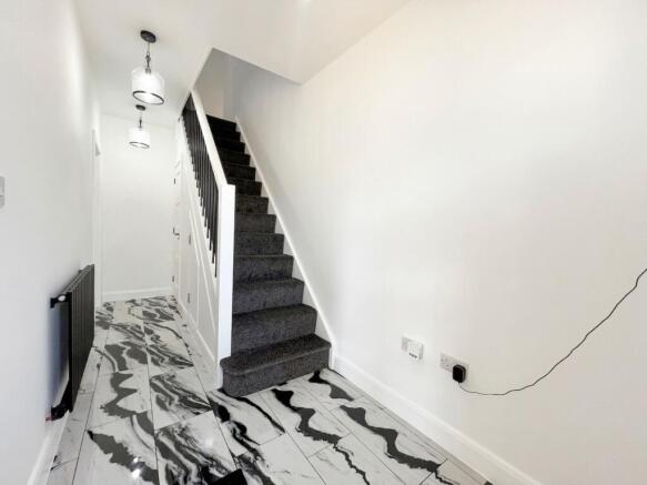 3 bed Semi-Detached for sale Image 4